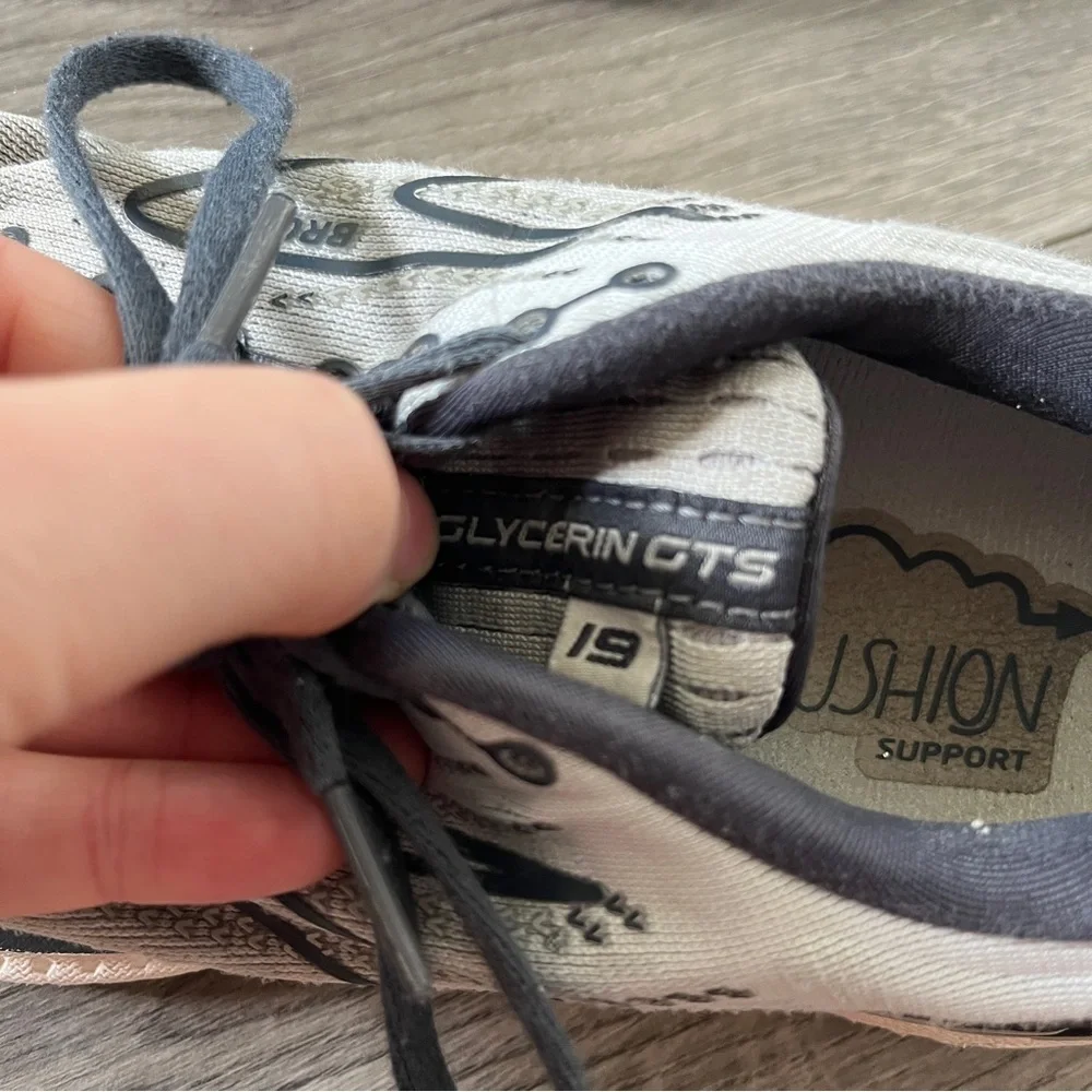 Brooks Womens Glycerin GTS 19 Grey Lace Up Running Sneakers Size 8 EU 39